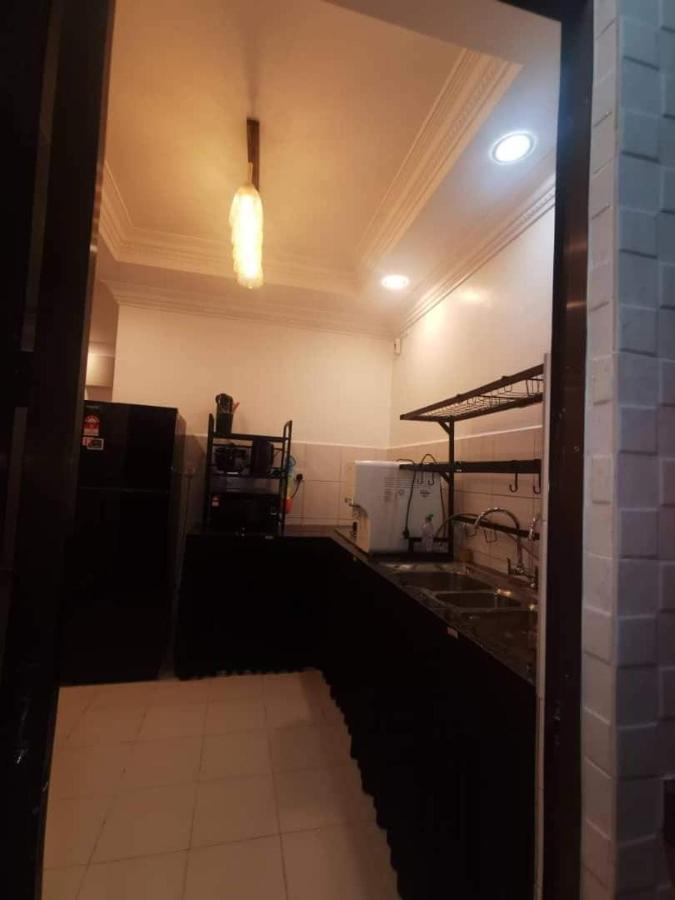 Homestay Kasturi Presint 17 *