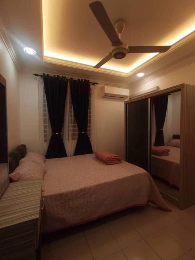Homestay Kasturi Presint 17 *